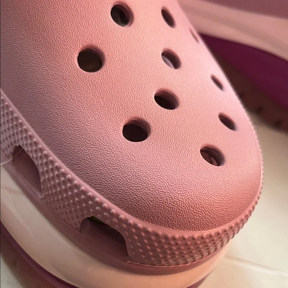 CROCS Mega Crush Women's Pink to Lavender Ombre Clog Mules size 8 NWT - Picture 5 of 14